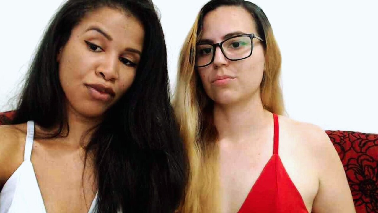 Discover EmilyAndGabi VIP show